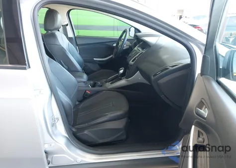 2014 Ford Focus Se z USA, uszkodzony, nr VIN 1FADP3F2XEL139328